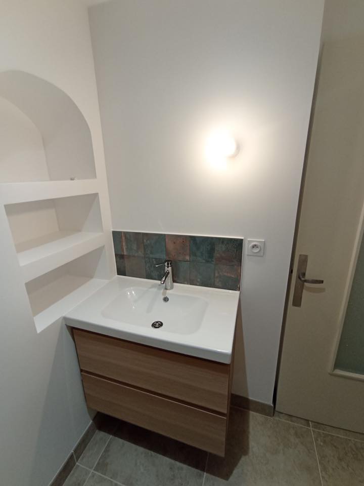 Salle de bain rénovée par FH Rénovation